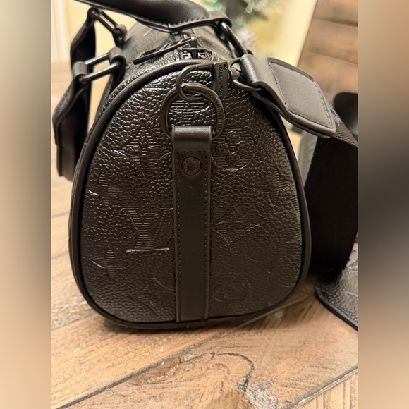 Elegant Black Duffel Bag with Matching Clutch, New - Picture 6 of 17